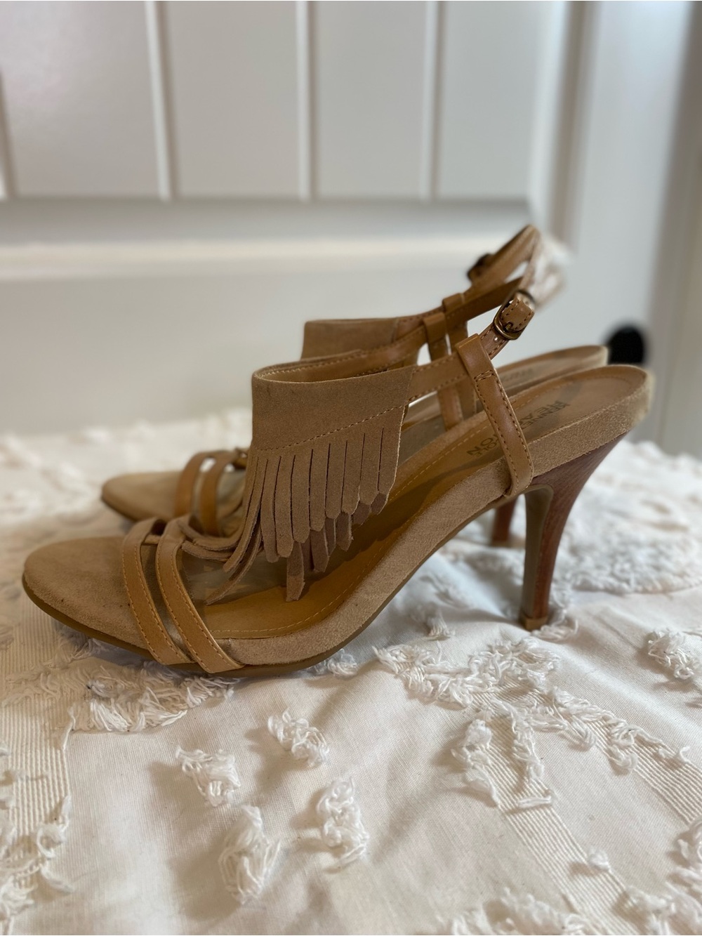 Kenneth Cole Reaction Tan Fringe Suede Open-Toe Heels - Picture 9 of 11